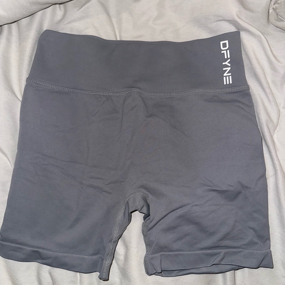 DFYNE dynamic shorts